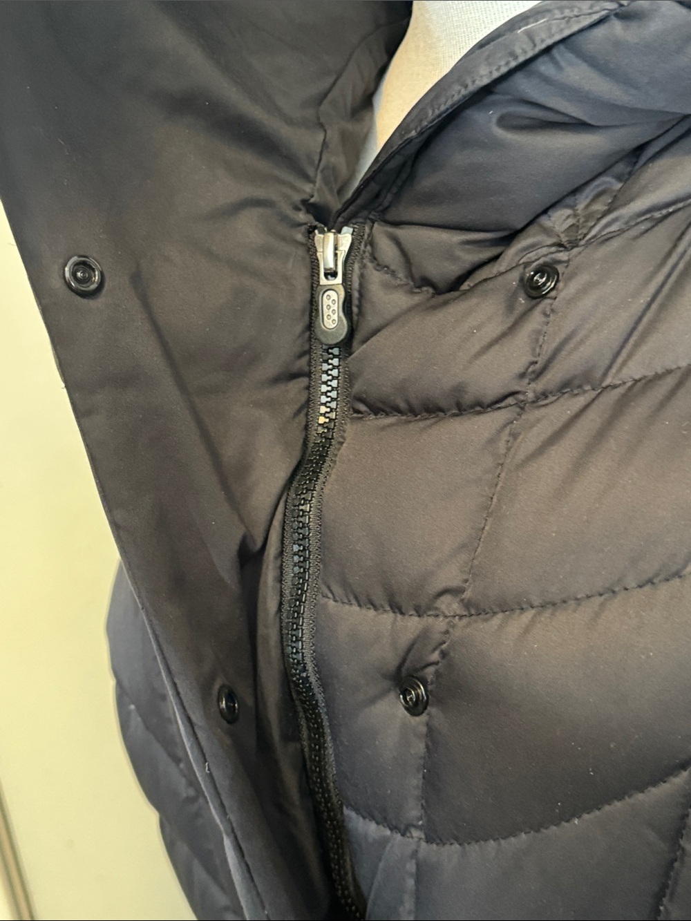 Patagonia Women's Black Down Hooded Quilted Puffer Jacket - Picture 5 of 9